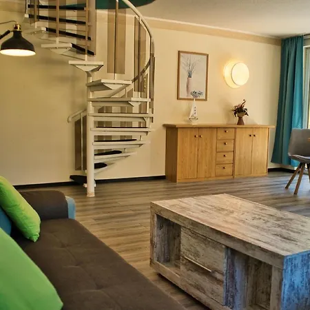 Apartament Ferienhus Maisonettewohnung Auf 3 Etagen Mit Balkon, Gartennutzung, In Ruhiger Lage *