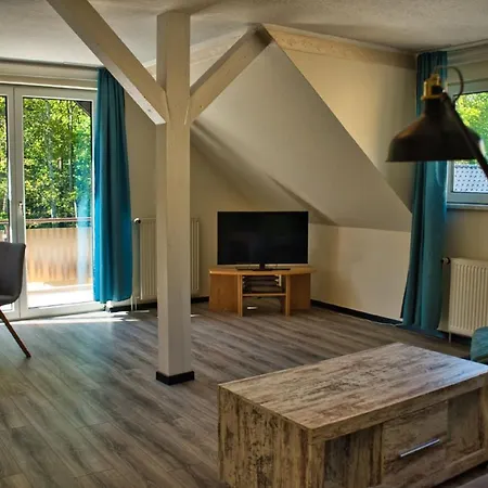 Ferienhus Maisonettewohnung Auf 3 Etagen Mit Balkon, Gartennutzung, In Ruhiger Lage Apartament Baabe
