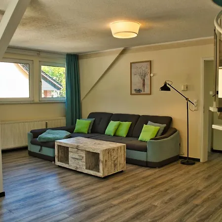 Apartament Ferienhus Maisonettewohnung Auf 3 Etagen Mit Balkon, Gartennutzung, In Ruhiger Lage Baabe