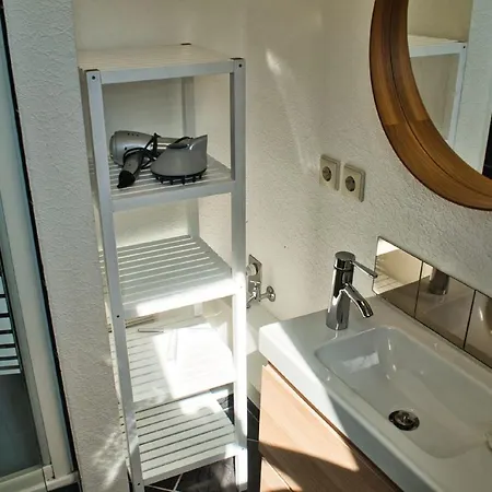 Ferienhus Maisonettewohnung Auf 3 Etagen Mit Balkon, Gartennutzung, In Ruhiger Lage Apartament